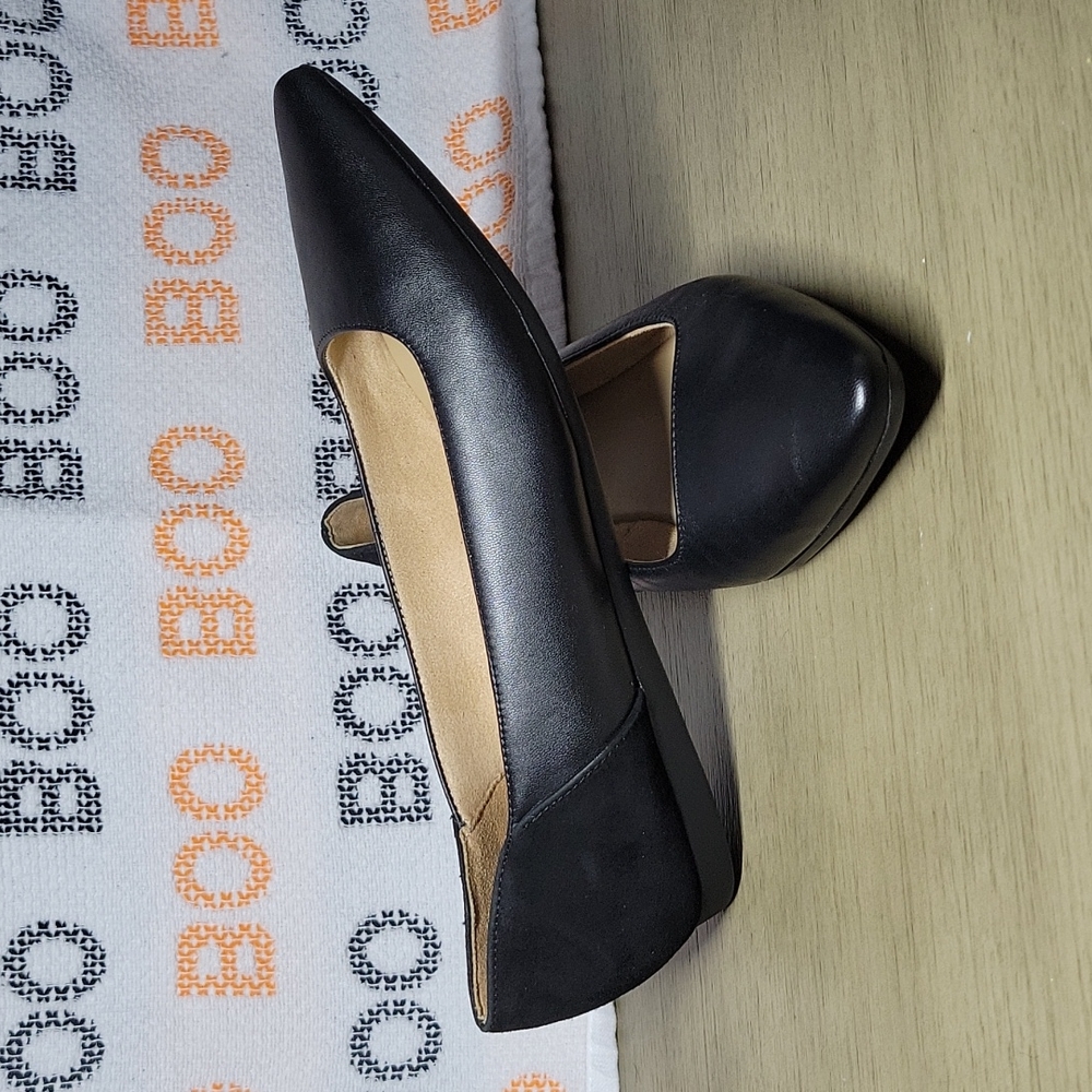 Leather and suede black point flats Naturalizer